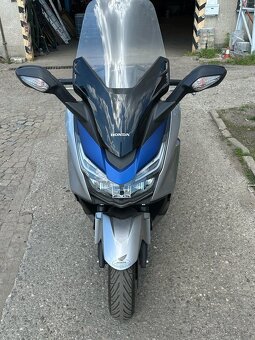 Honda Forza 125 - rv 2017 - najeto 10tkm - 4