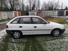 Opel Astra f 1.6i hezký youngtimer - 4