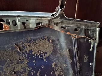 Prodám kapotu Mercedes-Benz 124 - 4
