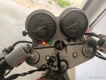 Suzuki GS 500e - 4
