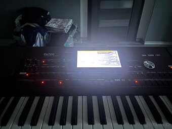Klavesi pa 700 korg - 4