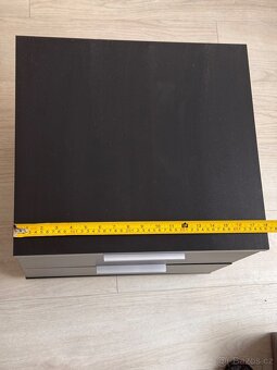 2 noční stolky - 4