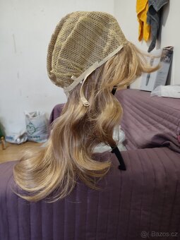 Nová tmavě blond paruka s ofinkou - 4