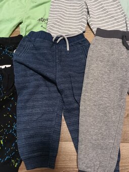 Chlapecké tepláky 86/92 - 4