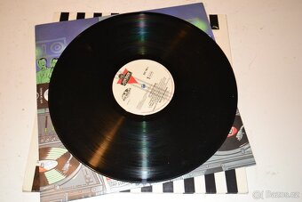 Beats International – Let Them Eat Bingo lp vinyl - 4