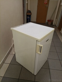 Prodám kompaktní, ale velmi prostornou ledničku Zanussi. - 4