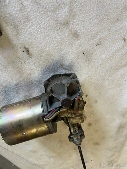 Prodám nový motor stěrače Tatra 603 - 4