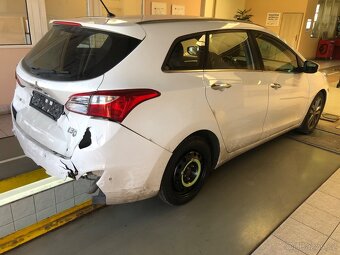 Hyundai I30 1.6td facelift 100kw AUTOMAT PLNĚ POJÍZDNÉ - 4