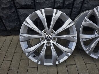 5x112 R17 VW Montana Tiguan - 4