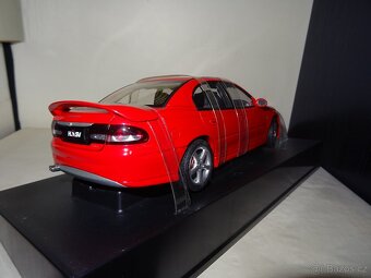 1:18 HSV vt2 clubsport AUTOART - 4