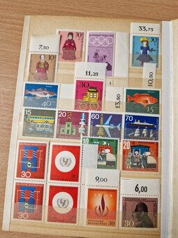 Album se známkami. - 4