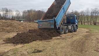 Mercedes Benz AXOR 3243, 8x4 třístranný sklápěč. - 4