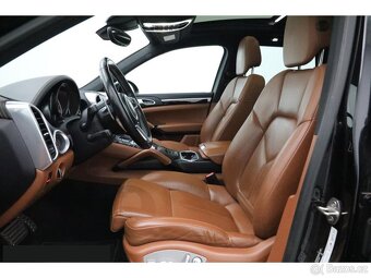 Porsche Cayene 3.0 SE Hybrid 416PS 4x4 Pan Kůž Tažn Mem10/16 - 4
