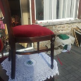 Starož.stolek a tři židle po renovaci. - 4