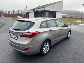 Hyundai i30 1.6 CRDi - 4
