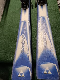 Prodám sjezdové lyže Fischer délka 168 cm - 4