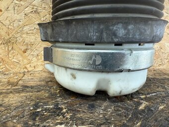 ZADNÍ MĚCH AUDI A6 4F - 4