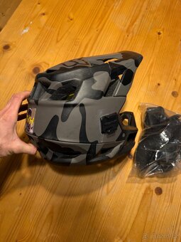 Fox proframe helma - 4