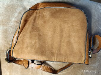 Prodám DÁMSKOU HNĚDOU KABELKU - 4