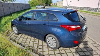 Hyundai i30 kombi 1,6 CRDI 81Kw - 4