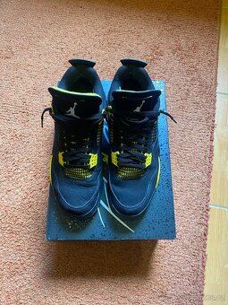 Air Jordan 4 Yellow Thunder - 4