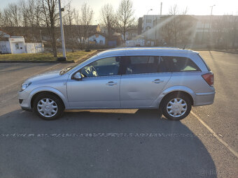 Opel Astra H kombi 1,6, 2012 - 4