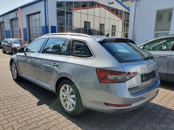Škoda Superb iV Combi Style 1.4 TSI 160kW DSG 120tkm Matrix - 4