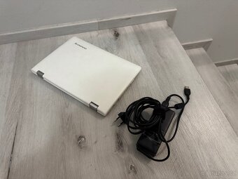 Lenovo Yoga 300 - Celeron | 32GB SSD | W11 - 4