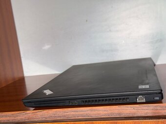 Lenovo ThinkPad T490 i5, 16GB RAM, 512GB SSD, 4G, FHD Touch - 4