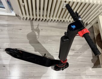 Elektrokoloběžka AERIUM HX8 ČERNÁ - 4