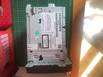 Rádio + navigace ŠKODA Octavia II Continental 1T0035680B - 4
