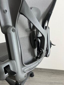 Herman Miller Aeron B - 4