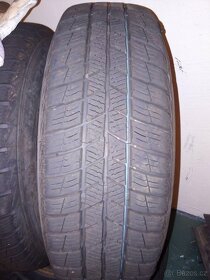 4 ks zimních pneu s plechovými disky 175/70 R 13 - 4