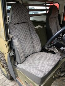 Land Rover Lightweight Series III - 4