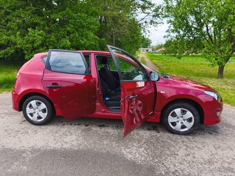 Hyundai i30 benzín - 4