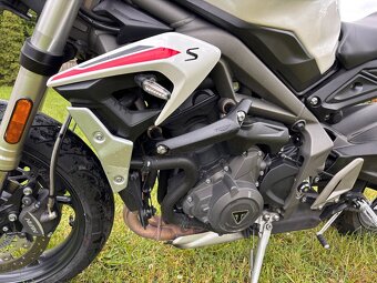 Triumph Street Triple S 660 - 4