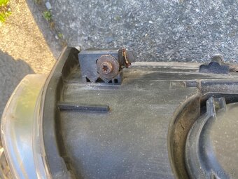 Leví Xenonoví světlomet Audi A4B7 - 4