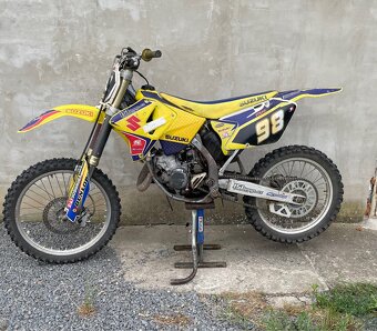 Suzuki RM125 - 4