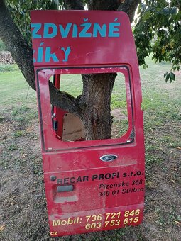 Zadní dveře Ford transit. - 4