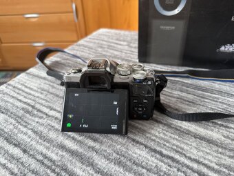 Olympus E-M10 Mark III - 4