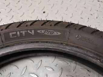 100/90-18 Michelin CITY Pro (56P) 5mm
Téměř jako nová. - 4