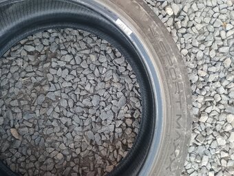 235/40 R19 - 4