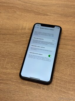 iPhone X 64GB (baterie 90%) - 4