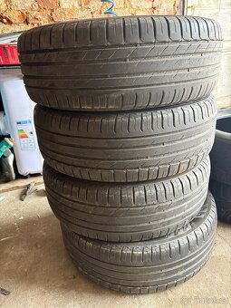 Pneu 215/65r16 - 4