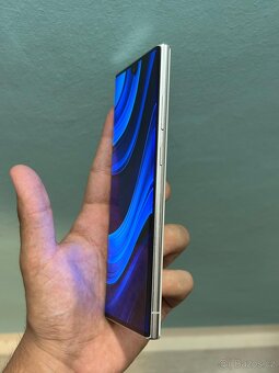 Samsung Galaxy S22 Ultra 256GB - 4