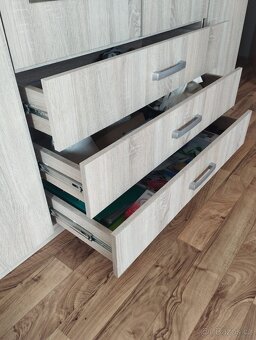 Šatní skříň VELLERUP 200×200 kombi barva světlého dubu - 4
