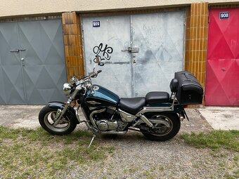 Suzuki VZ 800 Marauder - 4