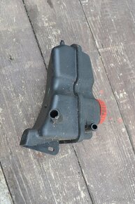 nádržka na servo peugeot 406 1,8i 8v r.v.99 držák - 4
