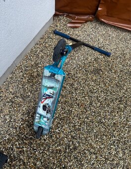 Custom freestyle koloběžka při rychlem jednani sleva - 4