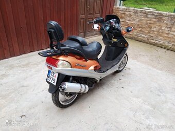 Prodám skutr 125 ccm - 4